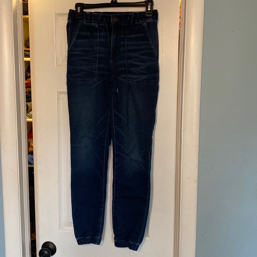 AE Jogger jeans, size 2
